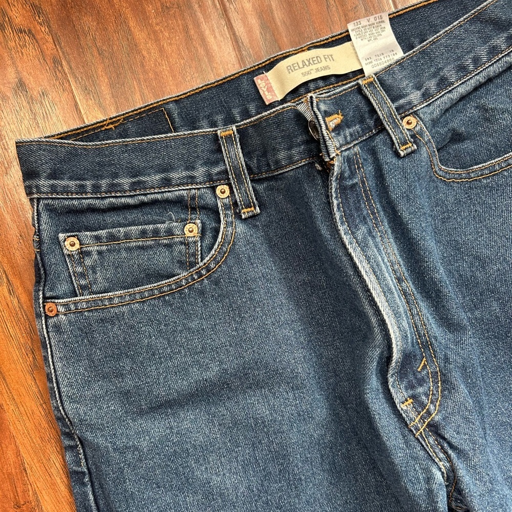 Levi’s 505 Relaxed Straight Leg Jeans Men’s 34x30 with pockets zipper closure - Picture 2 of 11